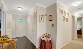8422 GEORGIAN Way, Annandale, VA 22003