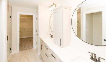 602 E Vista Lake Ave, Polk City, IA 50226