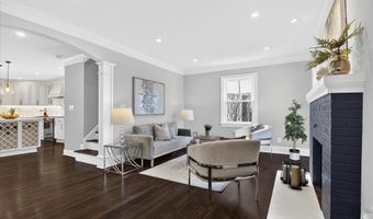 1607 N GLEBE Rd, Arlington, VA 22207