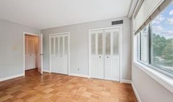 4977 BATTERY Ln 1-311, Bethesda, MD 20814