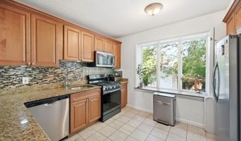 120 E Johnson Ave, Bergenfield, NJ 07621