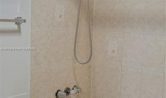 3475 N Country Club Dr 319, Aventura, FL 33180