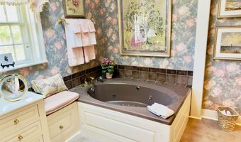 89 Chestnut Hill Rd, Amherst, NH 03031