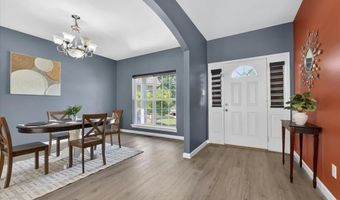 567 Brook Meadow Dr, Ballwin, MO 63021