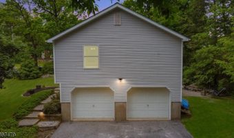37 Evergreen Rd, Alloway, NJ 07461