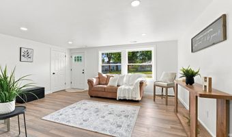 233 S Division St, Auburn, IN 46706