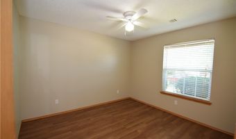 3 Burnett Cir, Bentonville, AR 72712