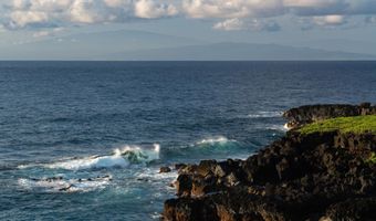51 Kapohue Rd, Hana, HI 96713