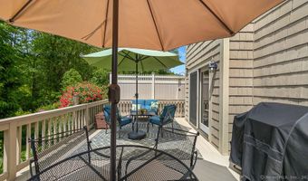 12 Boulevard Dr 35-186, Danbury, CT 06810