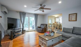21 Tamarack Ln, Amherst, NH 03031