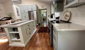 94 Brets Rd, Brattleboro, VT 05301