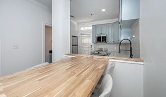 922 Porter Ave 216, Ocean Springs, MS 39564