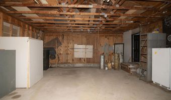 213 Patterson Creek Dr, Alderson, WV 24910