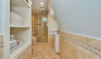 255 N BRYAN St, Arlington, VA 22201