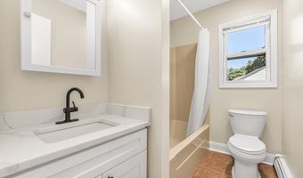 120 Priscilla St, Bridgeport, CT 06610