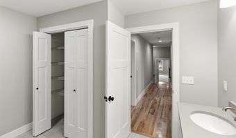 8 Stone Creek Dr, Brentwood, NH 03833