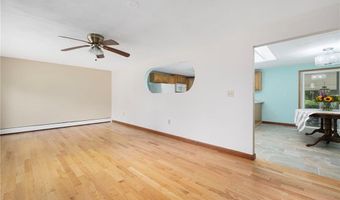3 Grassy Plain Rd, Barrington, RI 02806