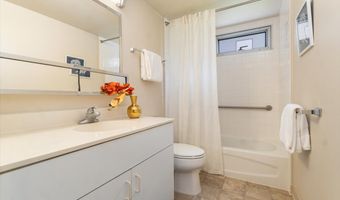 3009 Ala Makahala Pl 102, Honolulu, HI 96818