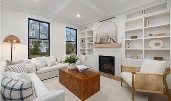 7 Champlin St, Newport, RI 02840