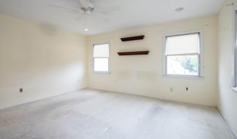 153 12th St, Belford, NJ 07718