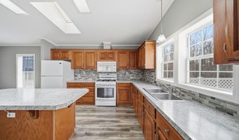 701 Missouri River Dr, Adrian, MI 49221