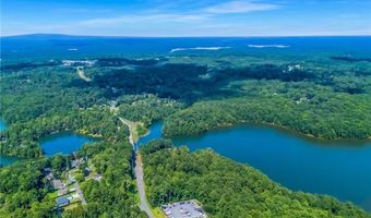 6101 Misty Valley Dr SE, Acworth, GA 30102