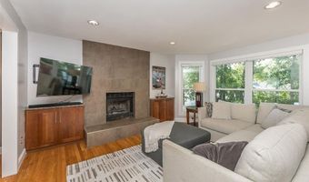 1515 Rosewood Terrace Dr, Ballwin, MO 63021