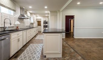 220 Lake Shore Dr, Alma, GA 31510