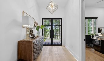 810 Caddo Dr, Benton, AR 72019