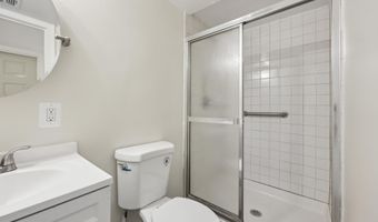 4907 CHANTICLEER Ave, Annandale, VA 22003