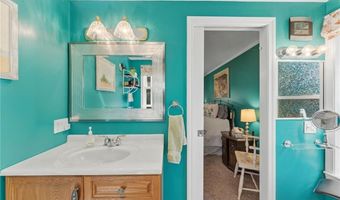 34 Crestwood Ln, Charlestown, RI 02813
