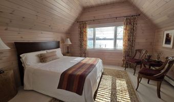 206 Edgewater Dr, Algonac, MI 48001