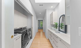 6829 LITTLE RIVER Tpke, Annandale, VA 22003