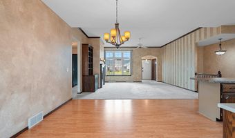 923 W WINDTREE Dr, Appleton, WI 54914