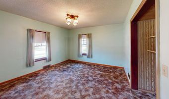406 Giles Pl, Albert Lea, MN 56007