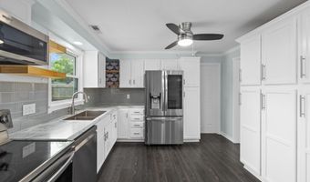 110 Navarre Ct, Auburn, IN 46706