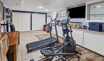 3838 Omega St, Alton, IL 62002