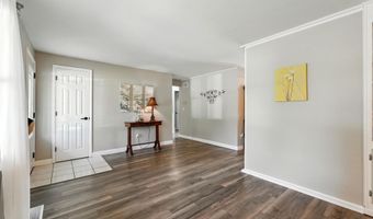 704 S Dewey St, Auburn, IN 46706