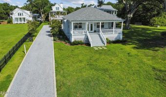 810 S Beach Blvd, Bay St. Louis, MS 39520