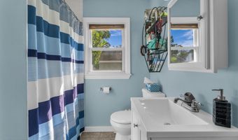 553 Mermaid Ave, Beachwood, NJ 08722