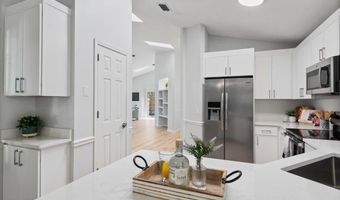 1193 LINKSIDE Ct E, Atlantic Beach, FL 32233