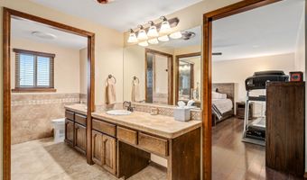 32854 Crown Valley Rd, Acton, CA 93510