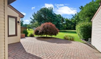 6 WHITEMARSH Ct, Dover, DE 19904