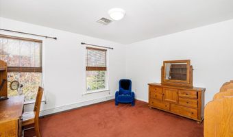 20 Yeger Dr, Allentown, NJ 08501