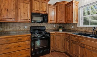 806 E Grant St, Ash Grove, MO 65604