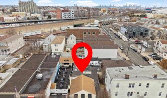 31 COTTAGE St, Bayonne, NJ 07002