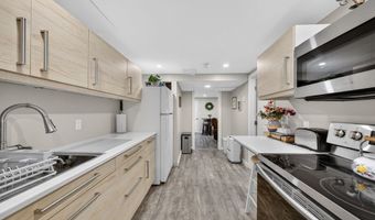 22 Connecticut Ave, Middletown, RI 02842