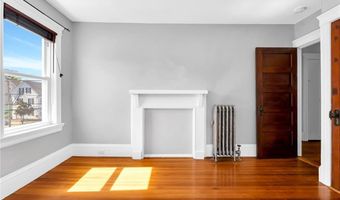 1058 Narragansett Blvd, Cranston, RI 02905