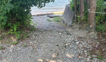98 Bayview St, Belfast, ME 04915