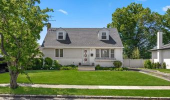 103 Nassau Dr, Albertson, NY 11507